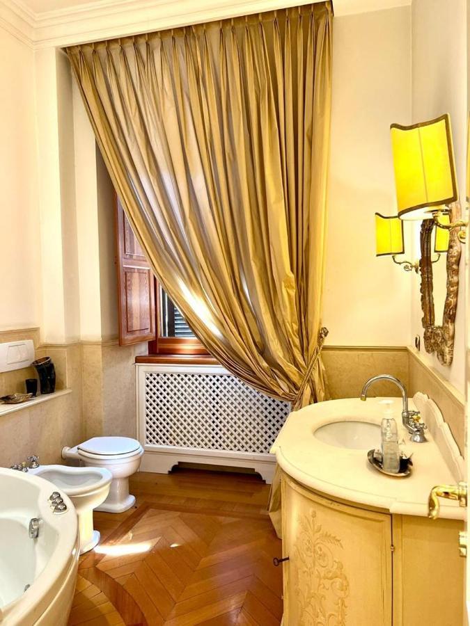 Roman Holidays Boutique المظهر الخارجي الصورة