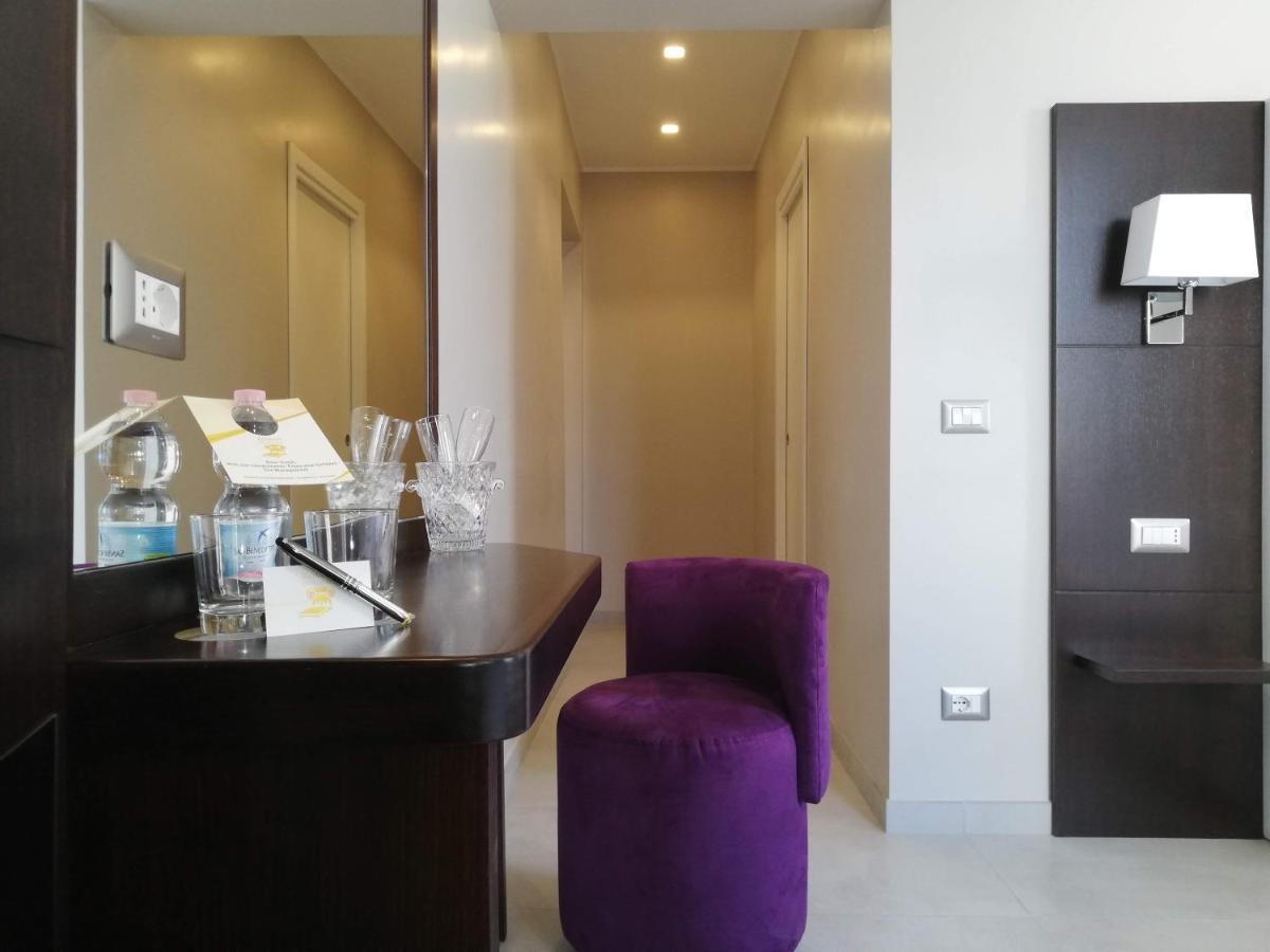 Roman Holidays Boutique المظهر الخارجي الصورة