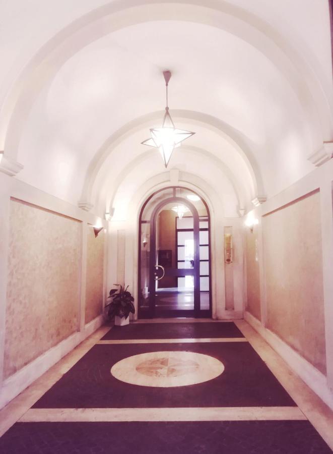 Roman Holidays Boutique المظهر الخارجي الصورة